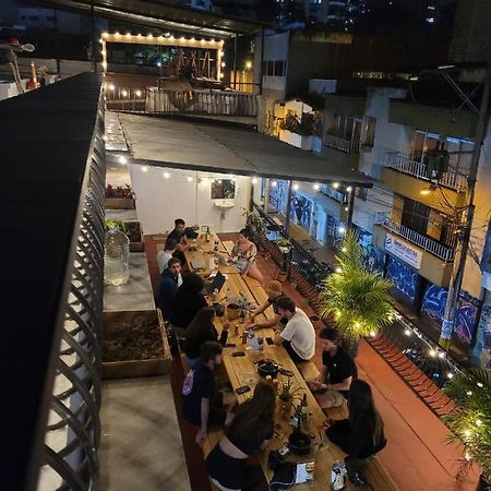 La Familia Hostel - Parque Poblado Medellín Kültér fotó