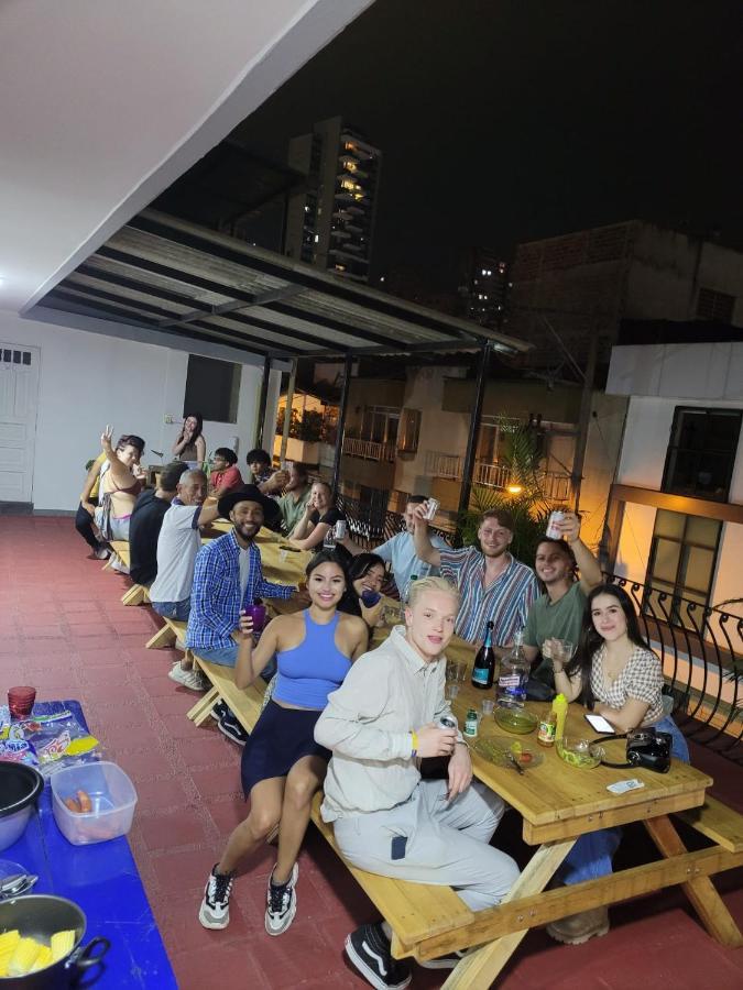La Familia Hostel - Parque Poblado Medellín Kültér fotó