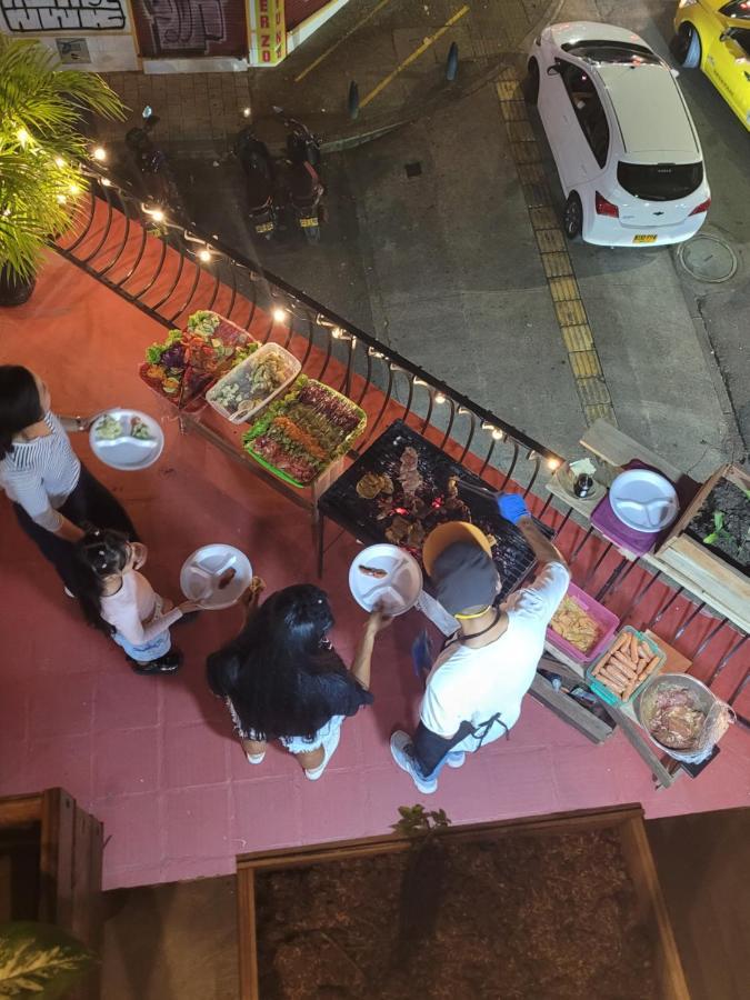 La Familia Hostel - Parque Poblado Medellín Kültér fotó