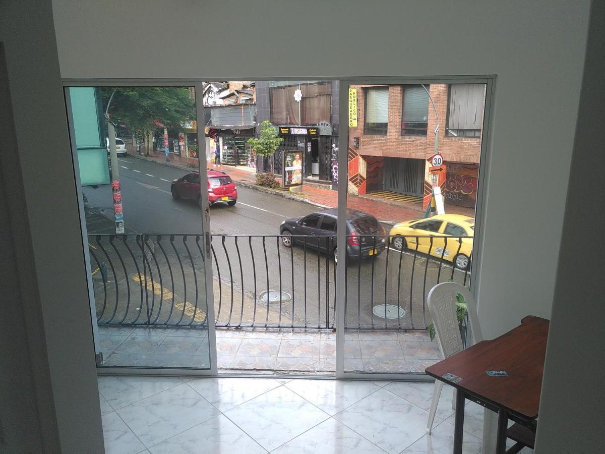 La Familia Hostel - Parque Poblado Medellín Kültér fotó