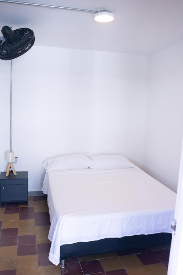La Familia Hostel - Parque Poblado Medellín Kültér fotó