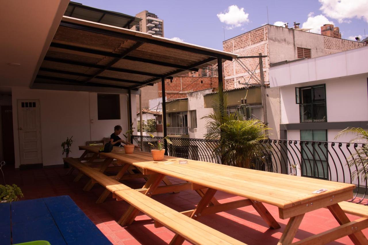 La Familia Hostel - Parque Poblado Medellín Kültér fotó