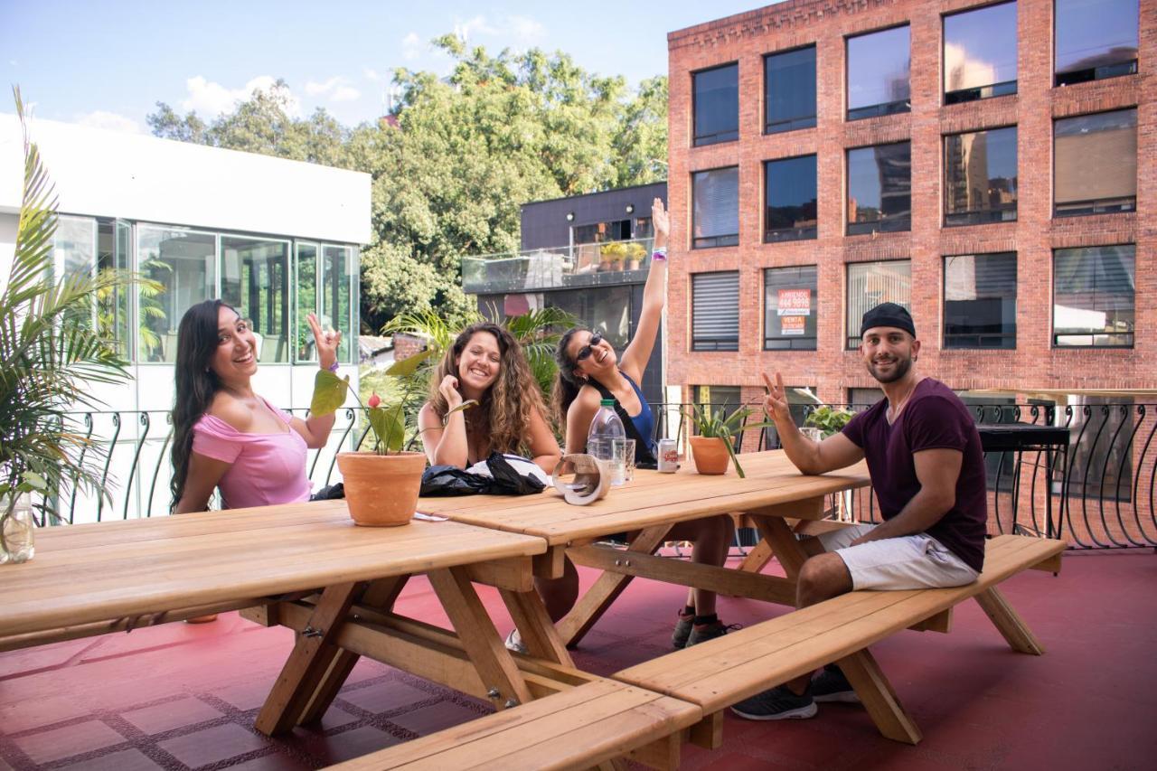 La Familia Hostel - Parque Poblado Medellín Kültér fotó